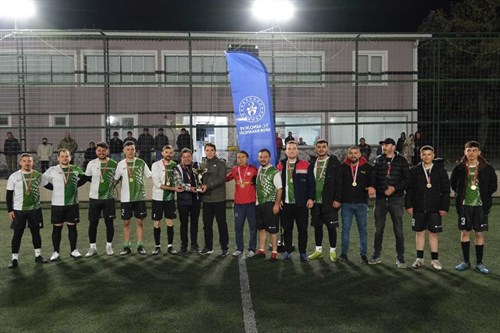 Orhaneli İlçe Gençlik ve Spor İlçe Müdürlüğü Tarafından Düzenlenen ''Kurumlar Arası Futbol Turnuvası'' nda Ferrokrom Takımı Şampiyon Oldu