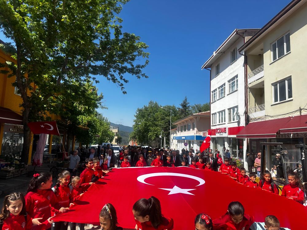 Kaymakamımız Sn. Muhammed Furkan TUNA, "Gençlik ve Bayrak Yürüşü'ne "  Katıldı