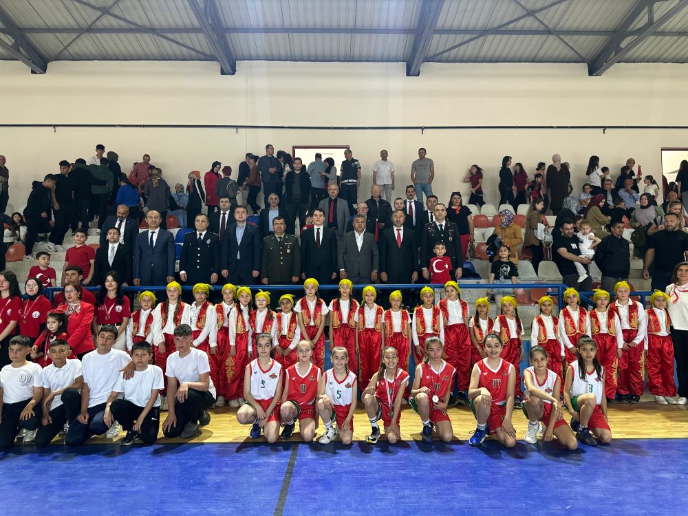 Kaymakamımız Sn. Muhammed Furkan TUNA, 19 Mayıs Atatürk'ü Anma, Gençlik ve Spor Bayramı Programına Katıldı